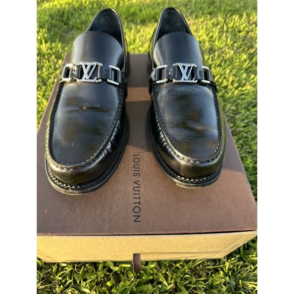 Louis Vuitton Le Mocassin Men’s 9M Black Leather LV Logo Loafers Made Italy Box